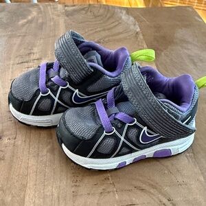 Nike Kids' Black and Purple Sneakers